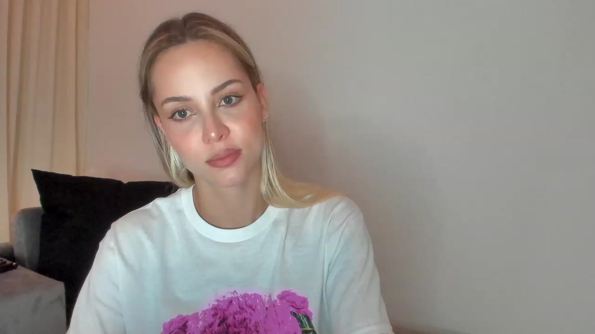 Gallery image thumbnail from Kimtylor_'s myfreecams stream on, 02/21/2023, 02:38 image 3 of 20