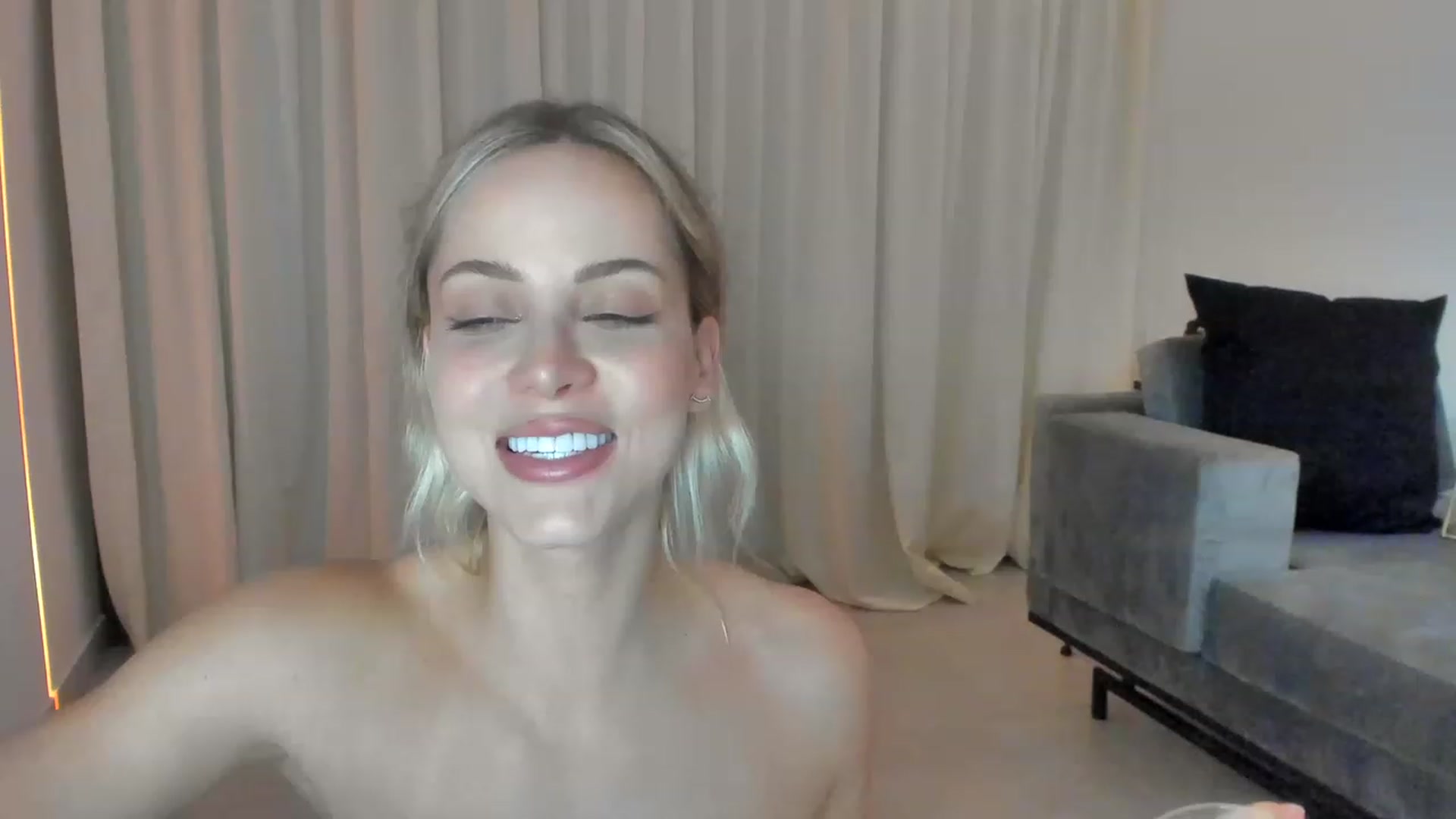 Gallery image thumbnail from Kimtylor_'s myfreecams stream on, 02/21/2023, 03:36 image 6 of 20
