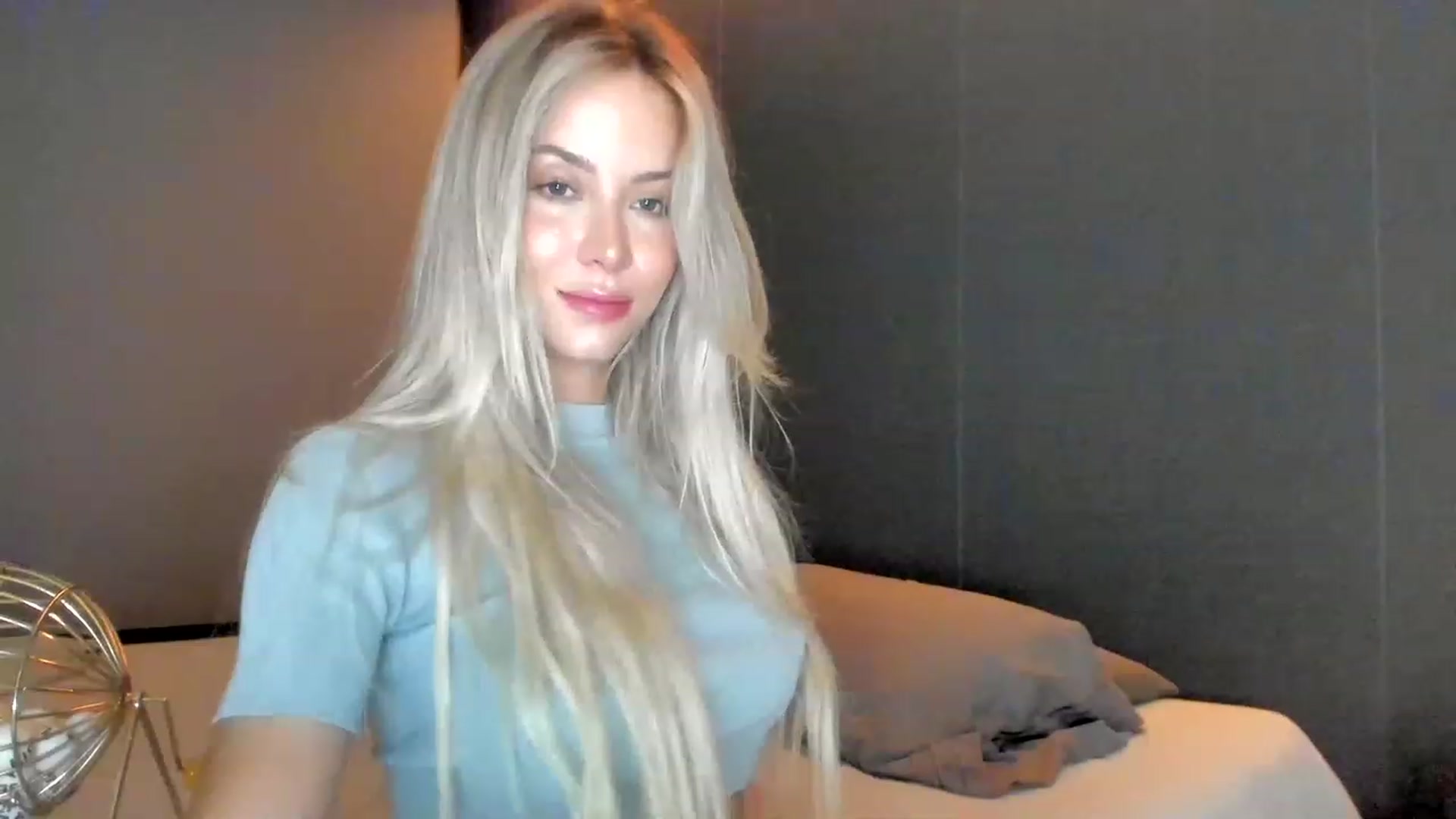 Gallery image thumbnail from Kimtylor_'s myfreecams stream on, 03/25/2023, 04:03 image 6 of 20