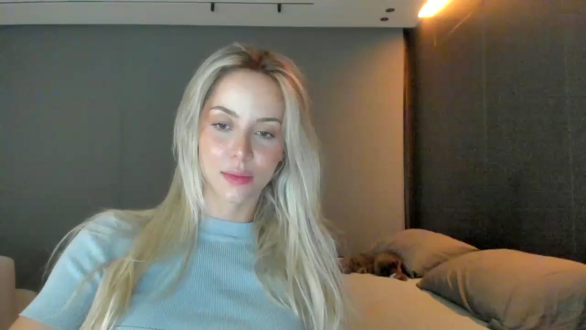 Gallery image thumbnail from Kimtylor_'s myfreecams stream on, 03/25/2023, 05:34 image 3 of 20