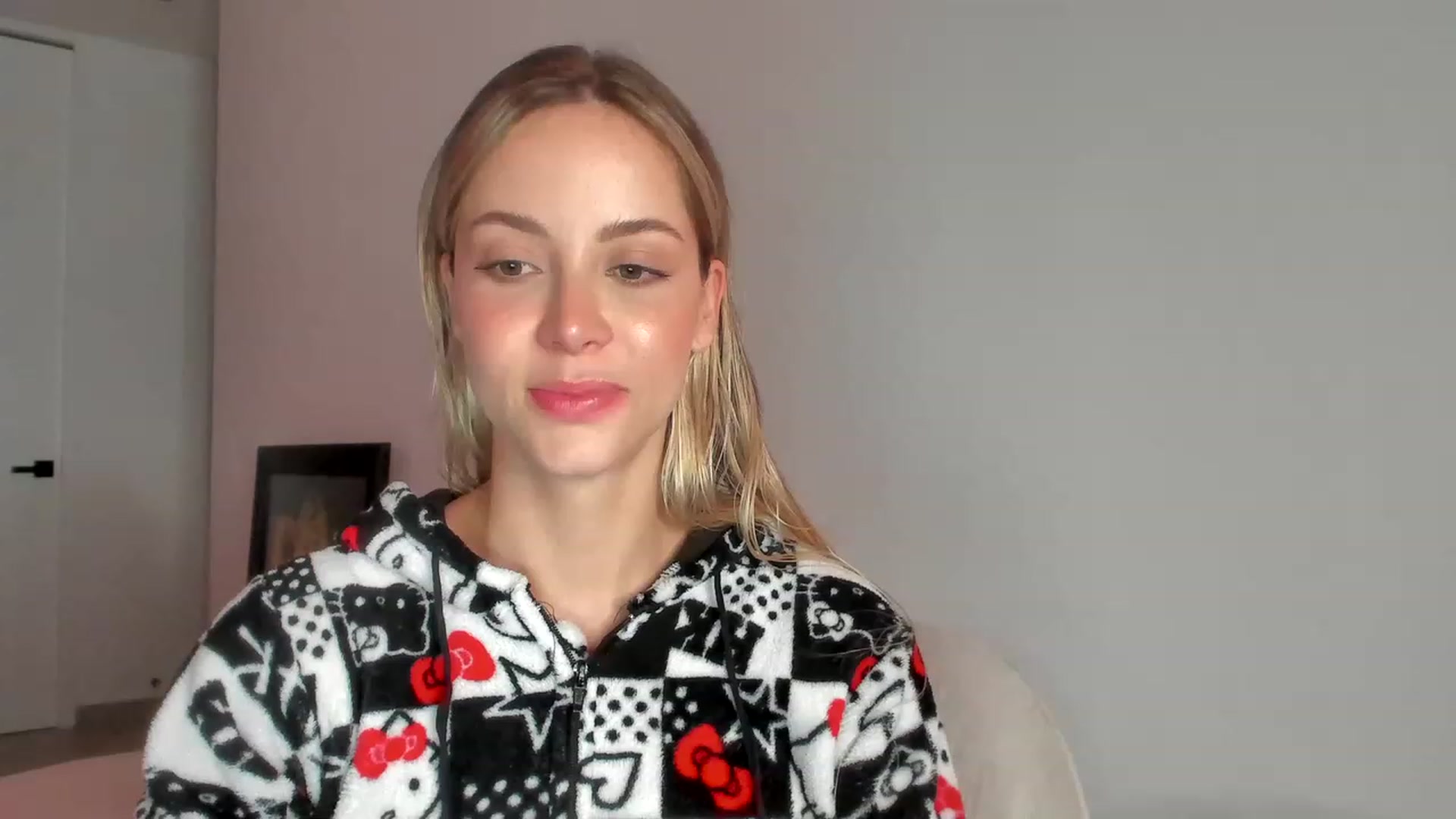 Gallery image thumbnail from Kimtylor_'s myfreecams stream on, 04/04/2023, 01:49 image 15 of 20
