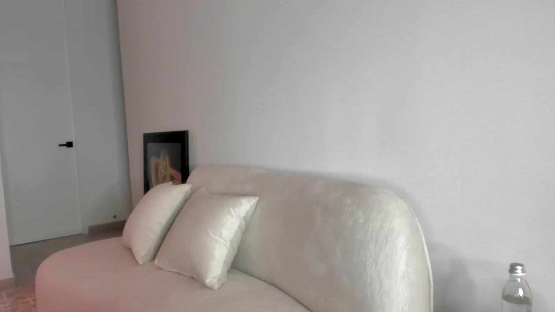 Gallery image thumbnail from Kimtylor_'s myfreecams stream on, 04/04/2023, 01:49 image 3 of 20