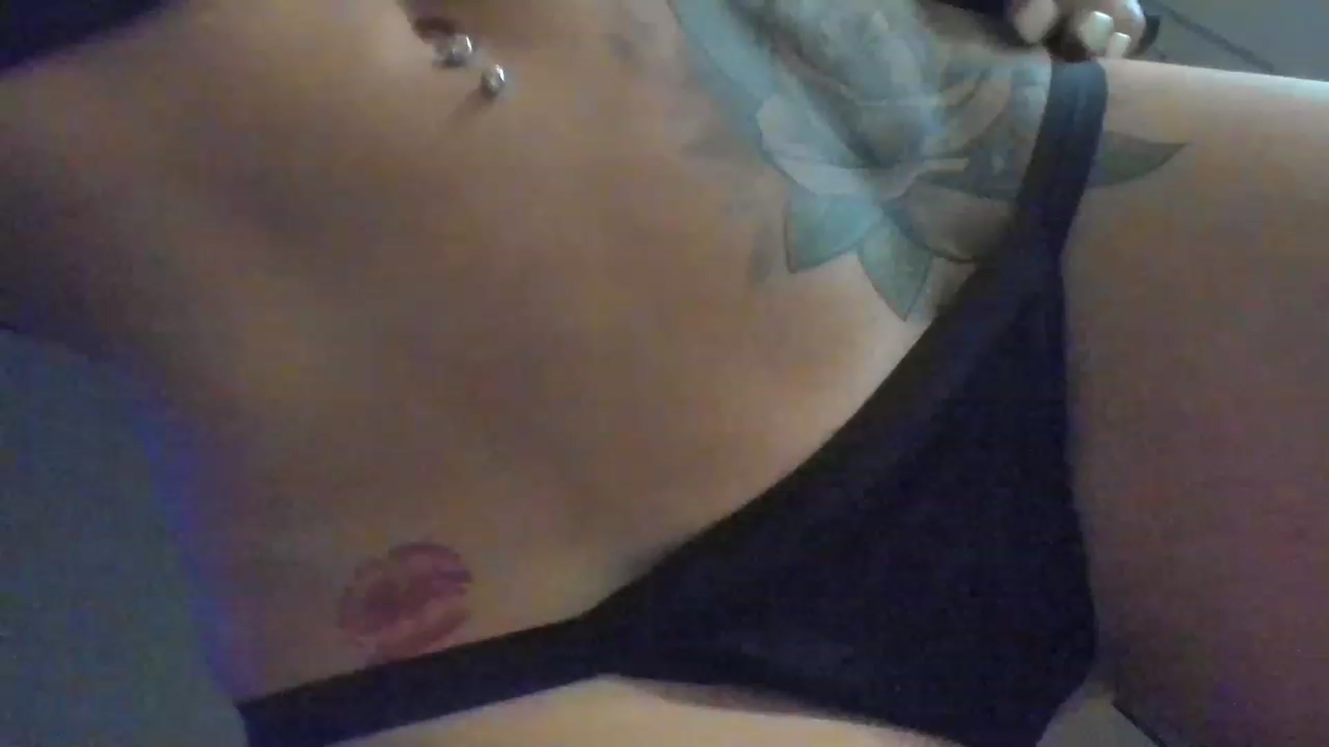 Gallery image thumbnail from Kimtylor_'s myfreecams stream on, 04/07/2023, 02:05 image 14 of 20