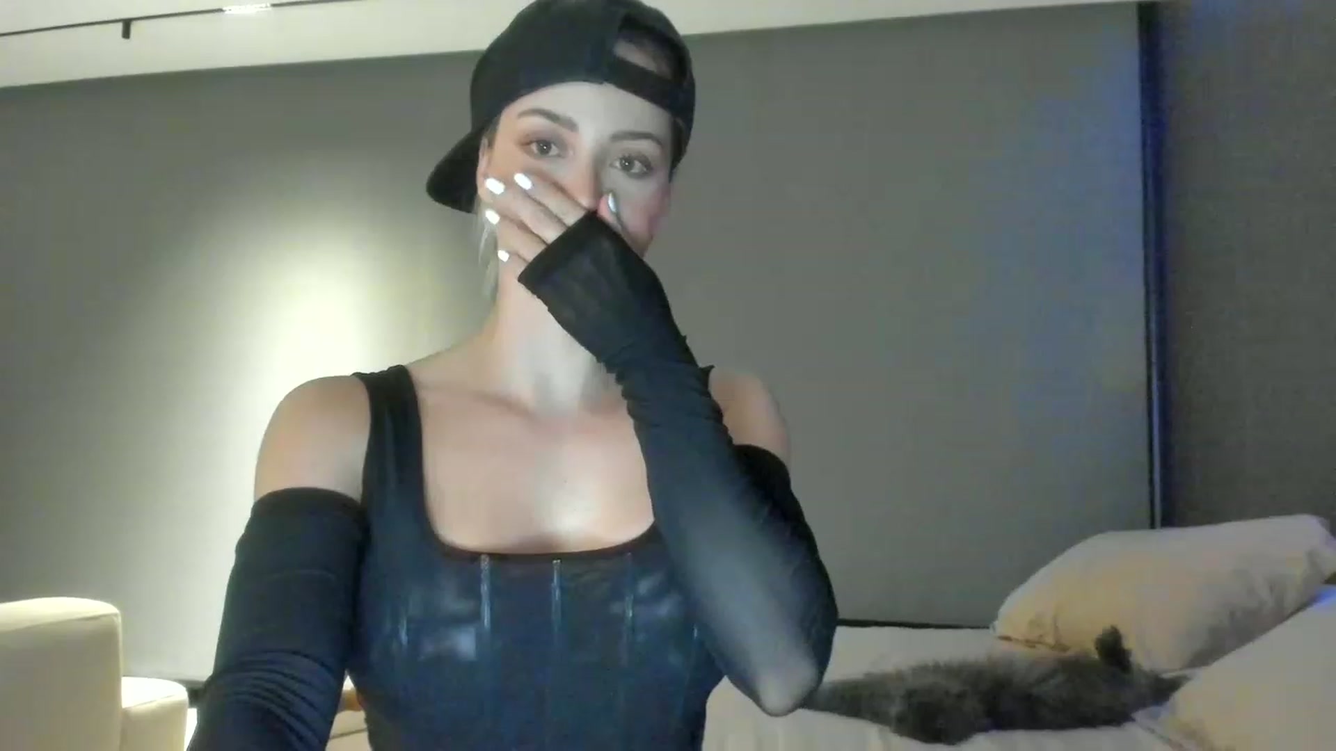 Gallery image thumbnail from Kimtylor_'s myfreecams stream on, 04/07/2023, 02:05 image 3 of 20