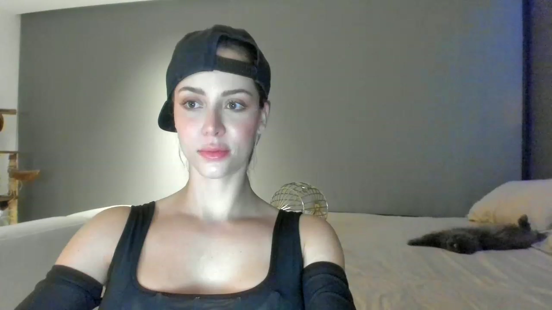 Gallery image thumbnail from Kimtylor_'s myfreecams stream on, 04/07/2023, 02:05 image 2 of 20