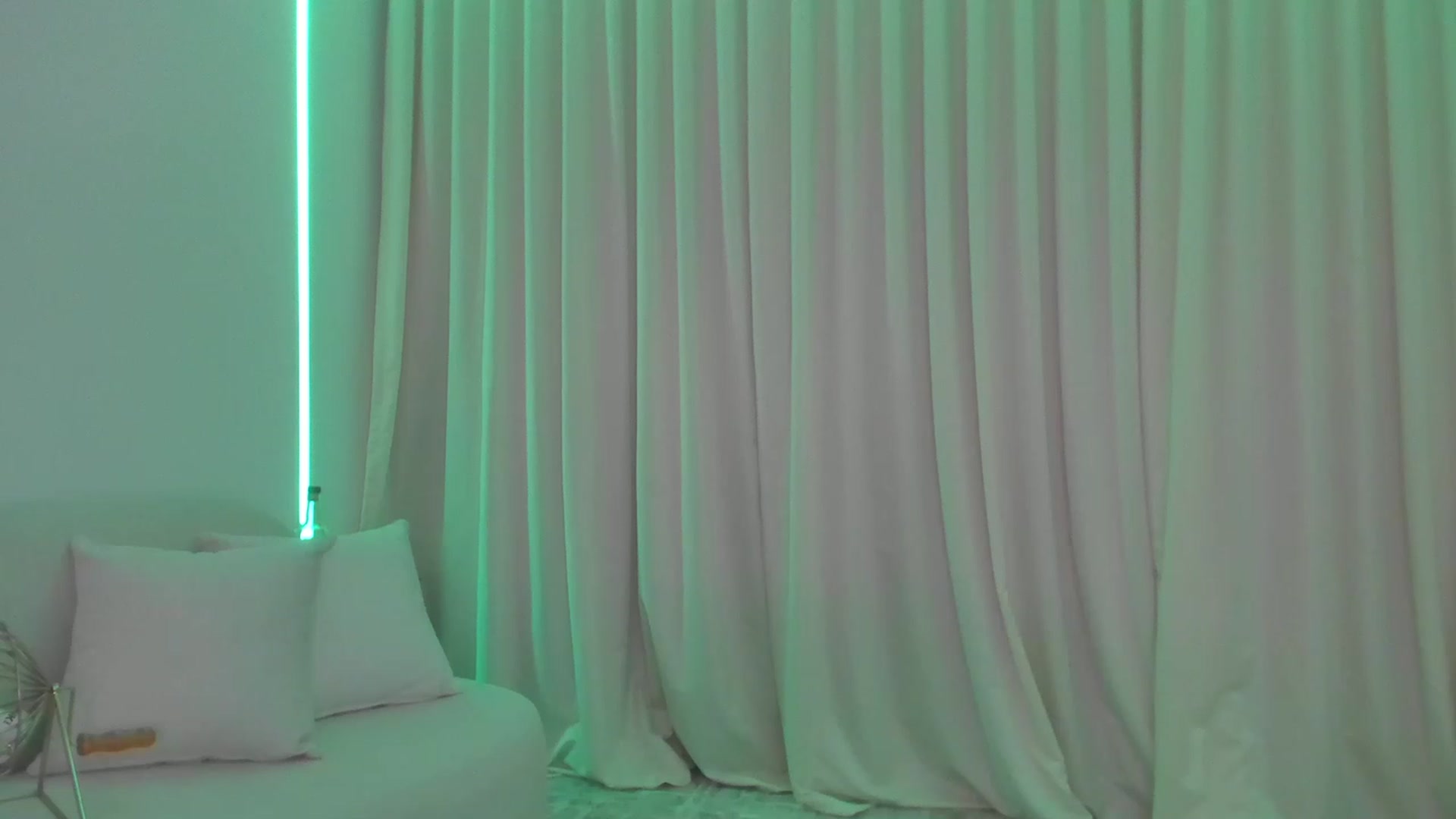 Gallery image thumbnail from Kimtylor_'s myfreecams stream on, 04/26/2023, 03:29 image 11 of 20