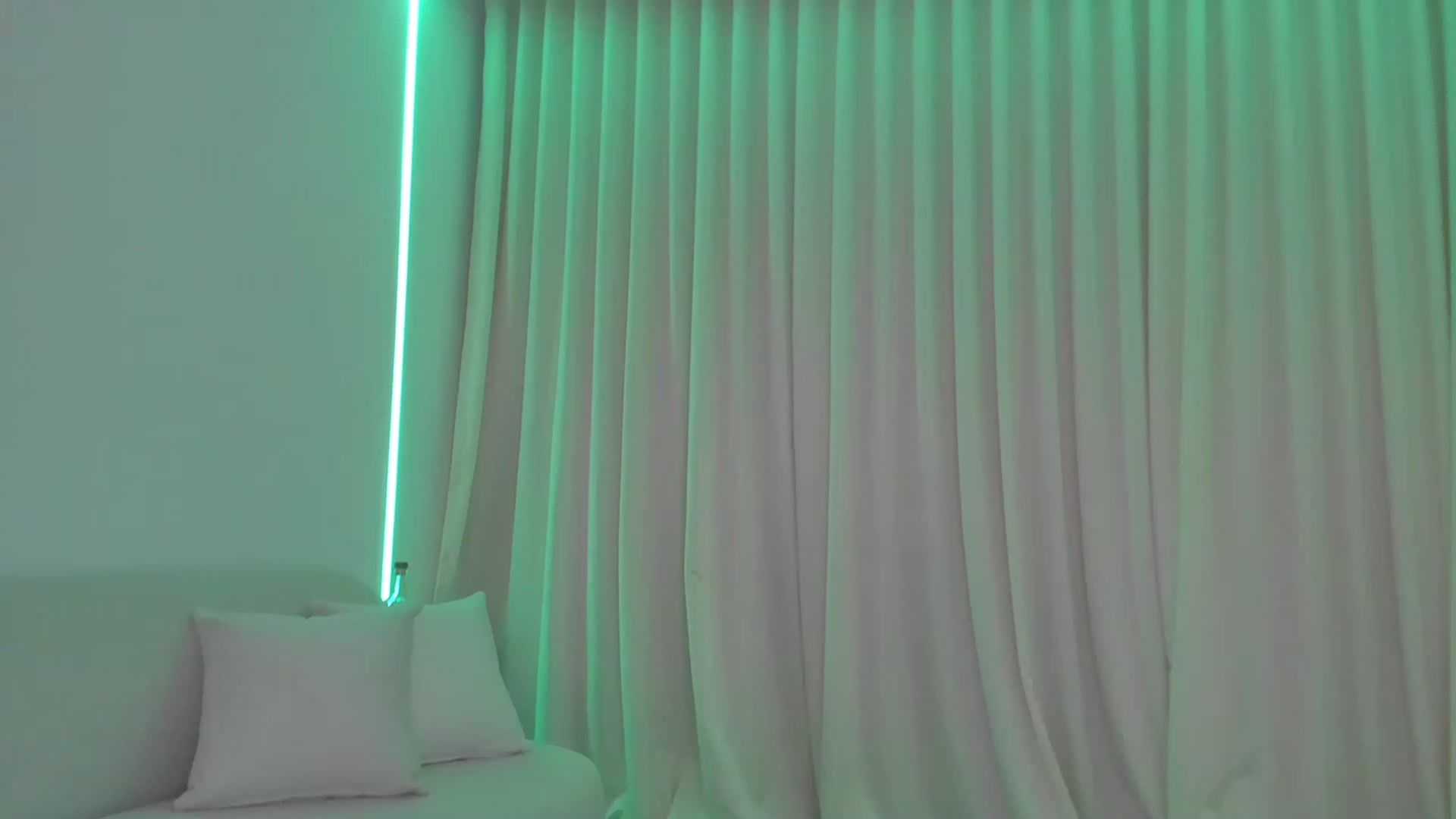 Gallery image thumbnail from Kimtylor_'s myfreecams stream on, 04/26/2023, 03:29 image 3 of 20