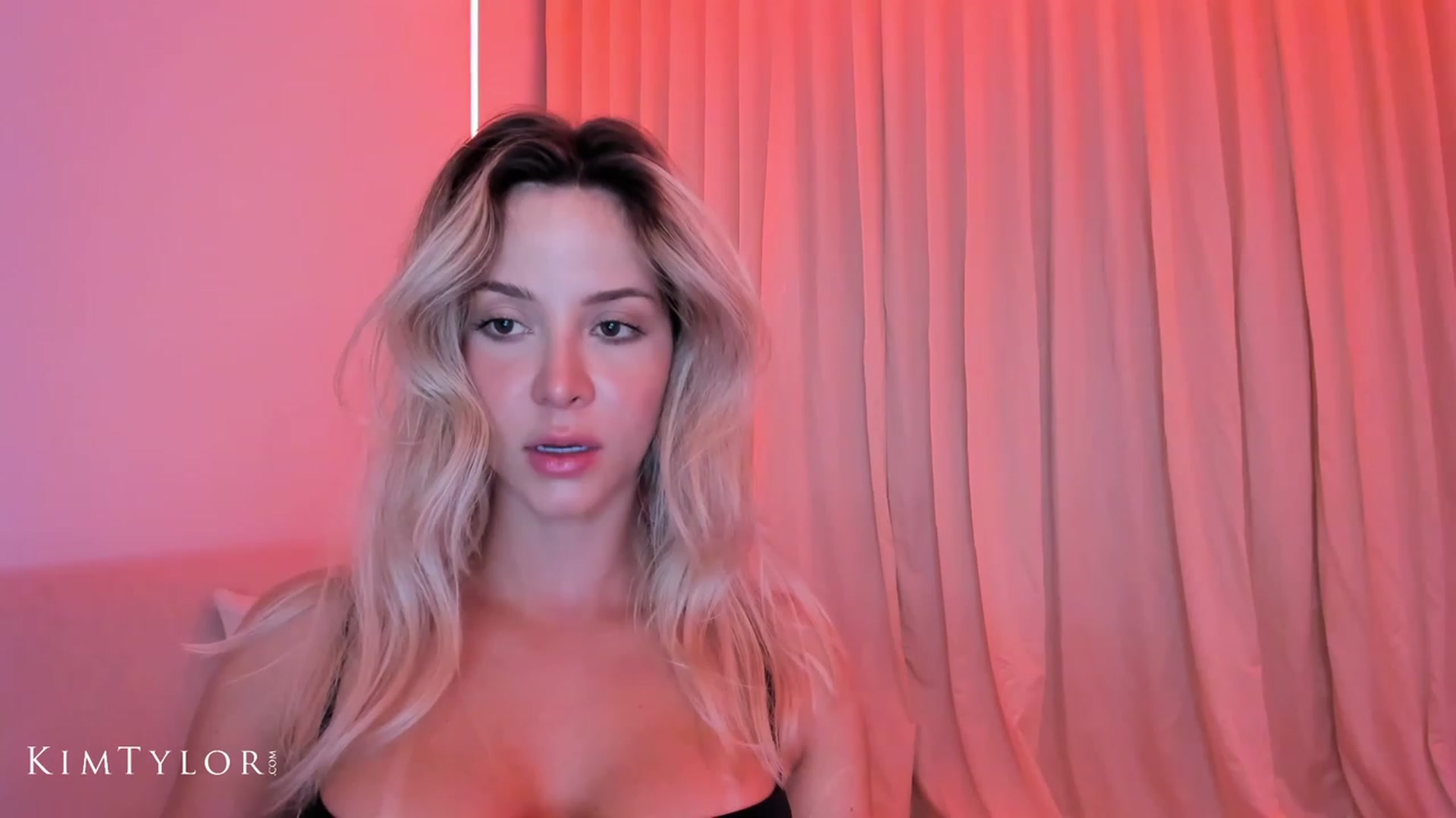 Gallery image thumbnail from Kimtylor_'s myfreecams stream on, 05/07/2023, 01:40 image 5 of 20