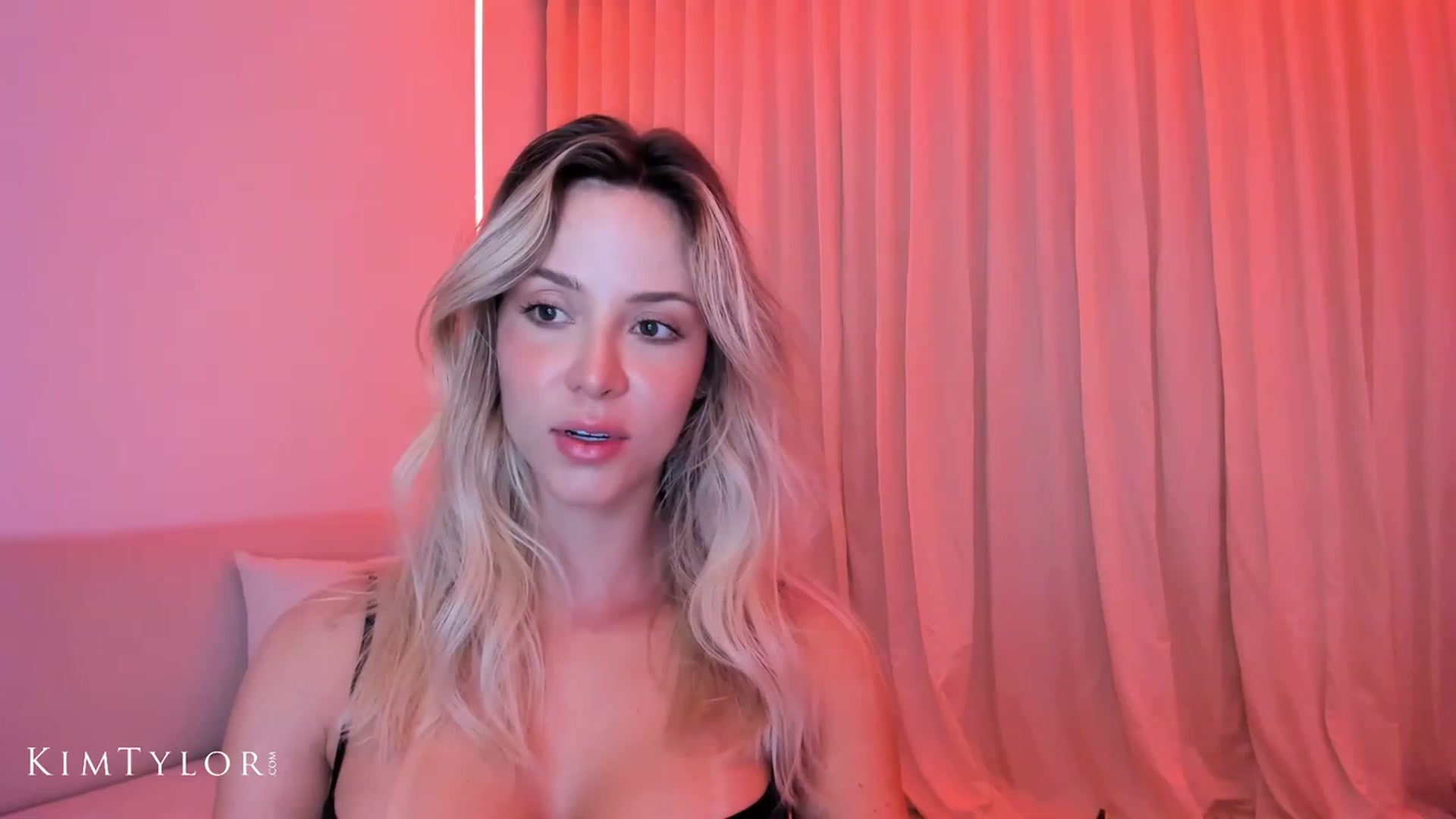 Gallery image thumbnail from Kimtylor_'s myfreecams stream on, 05/07/2023, 01:40 image 9 of 20