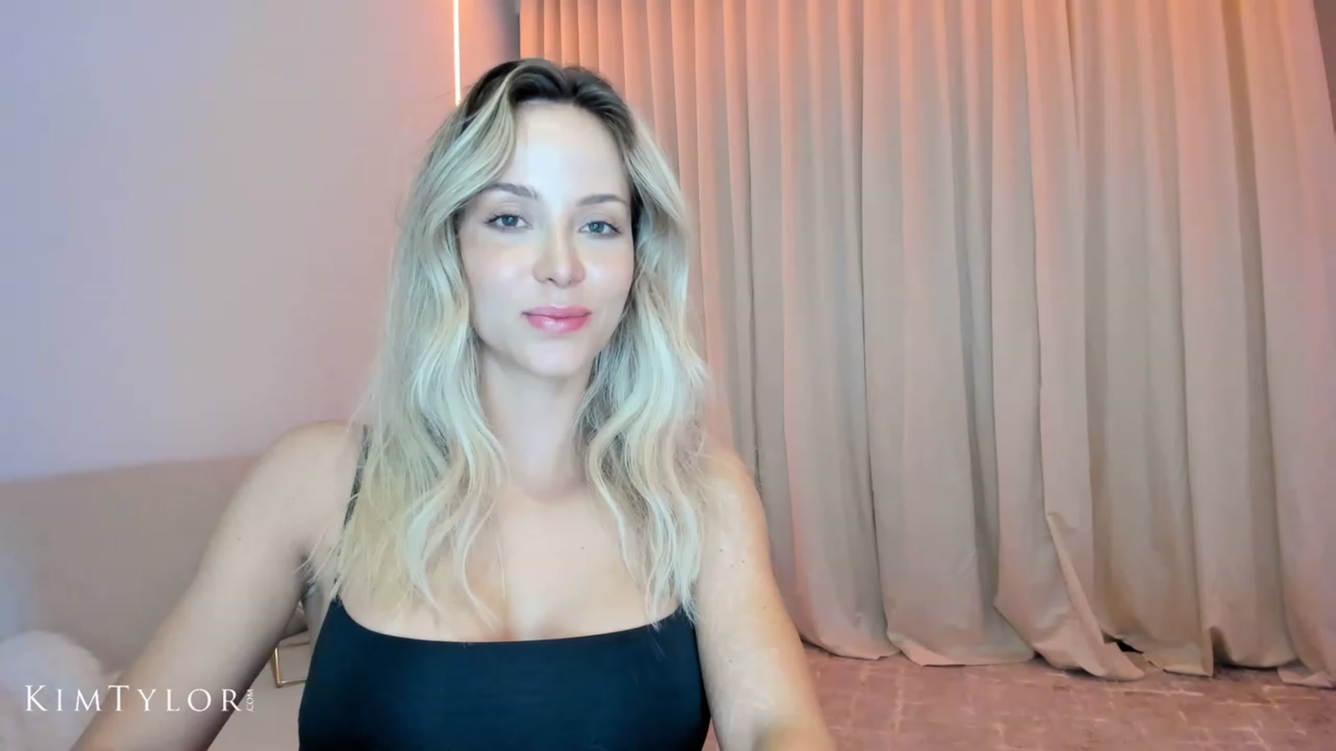 Gallery image thumbnail from Kimtylor_'s myfreecams stream on, 05/07/2023, 02:44 image 9 of 20
