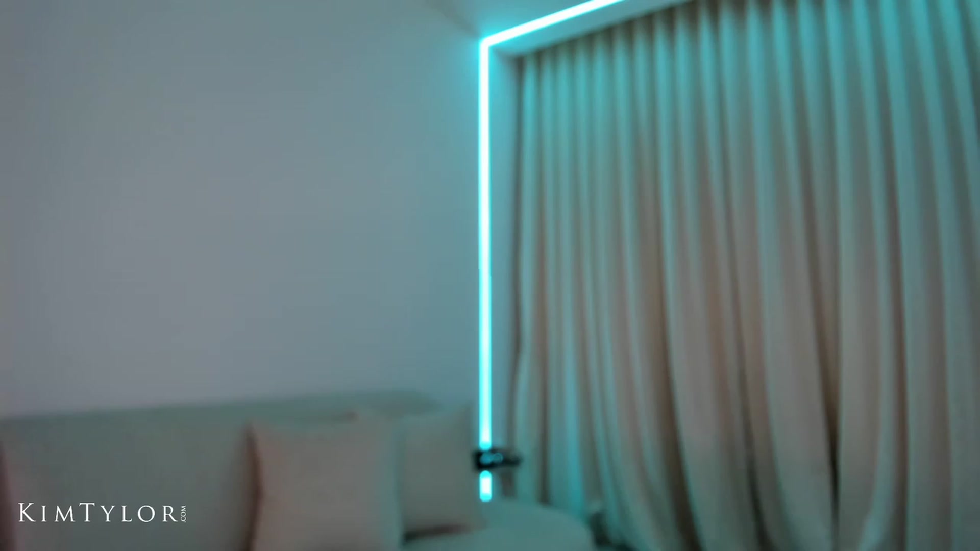 Gallery image thumbnail from Kimtylor_'s myfreecams stream on, 06/21/2023, 02:37 image 5 of 20