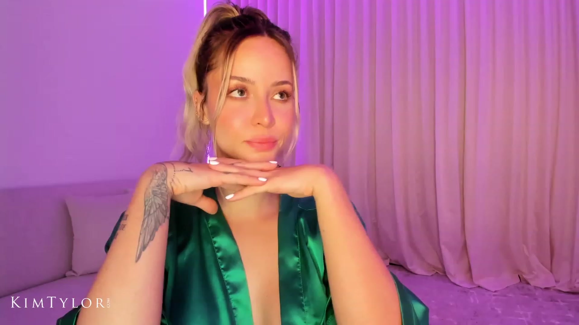Gallery image thumbnail from Kimtylor_'s myfreecams stream on, 06/24/2023, 01:51 image 13 of 20