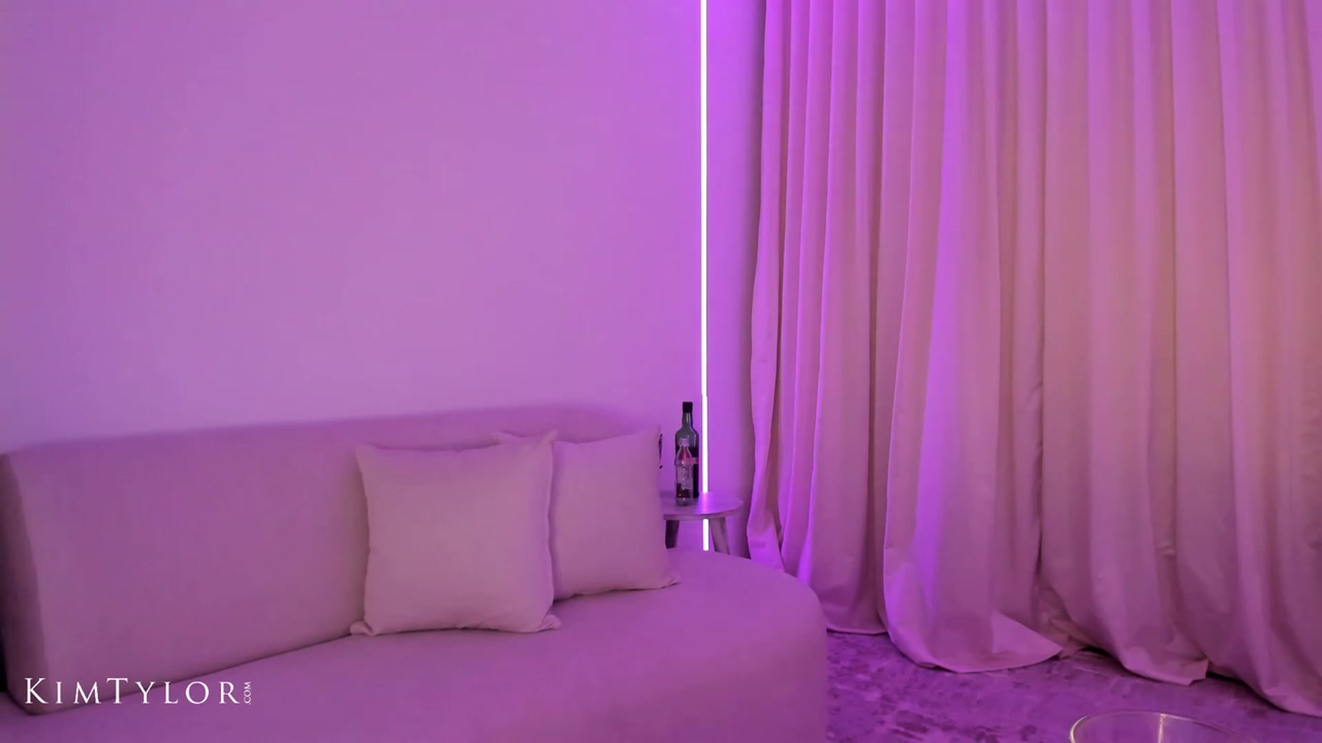 Gallery image thumbnail from Kimtylor_'s myfreecams stream on, 06/24/2023, 01:51 image 9 of 20