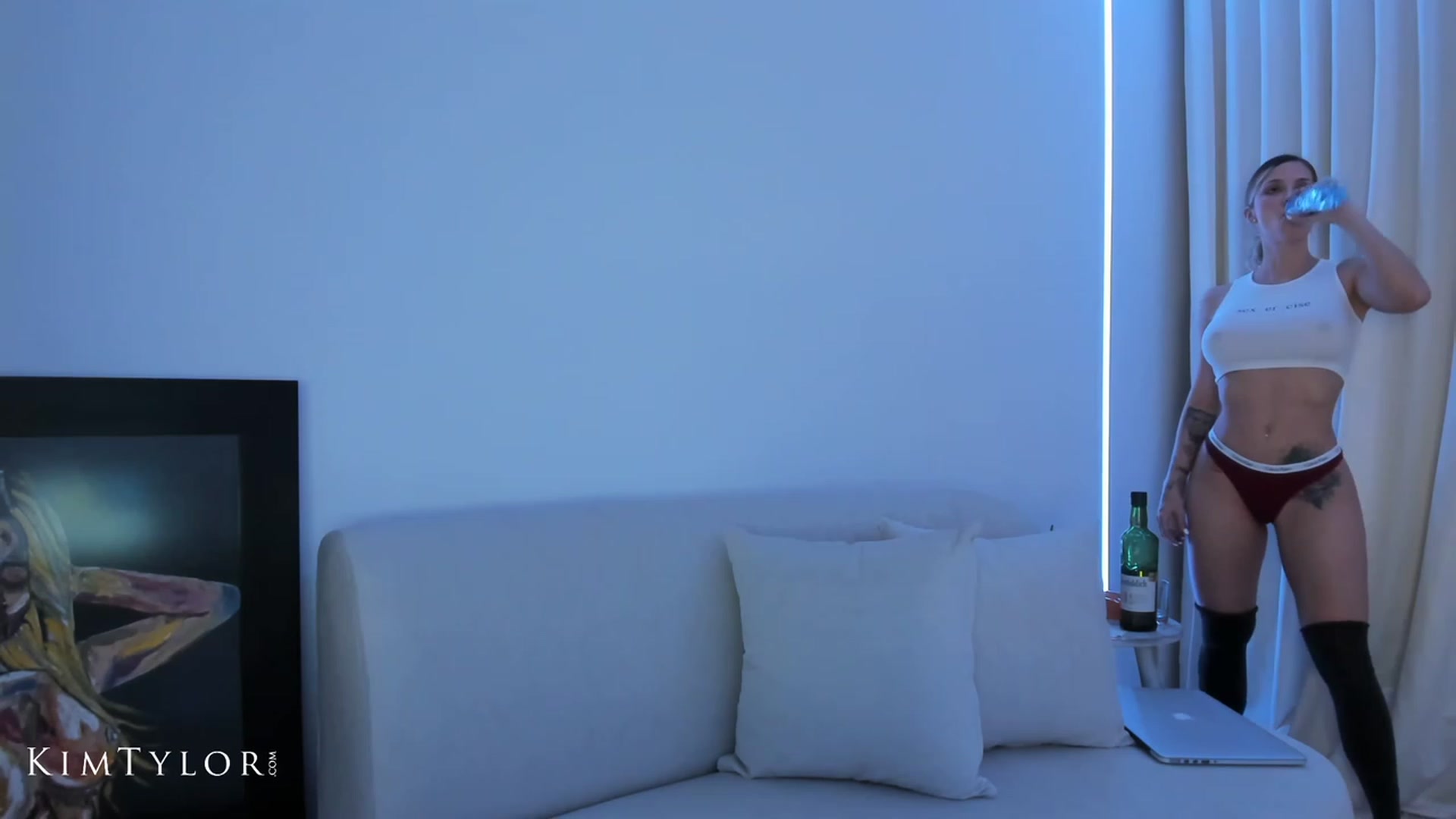 Gallery image thumbnail from Kimtylor_'s myfreecams stream on, 06/27/2023, 02:07 image 19 of 20
