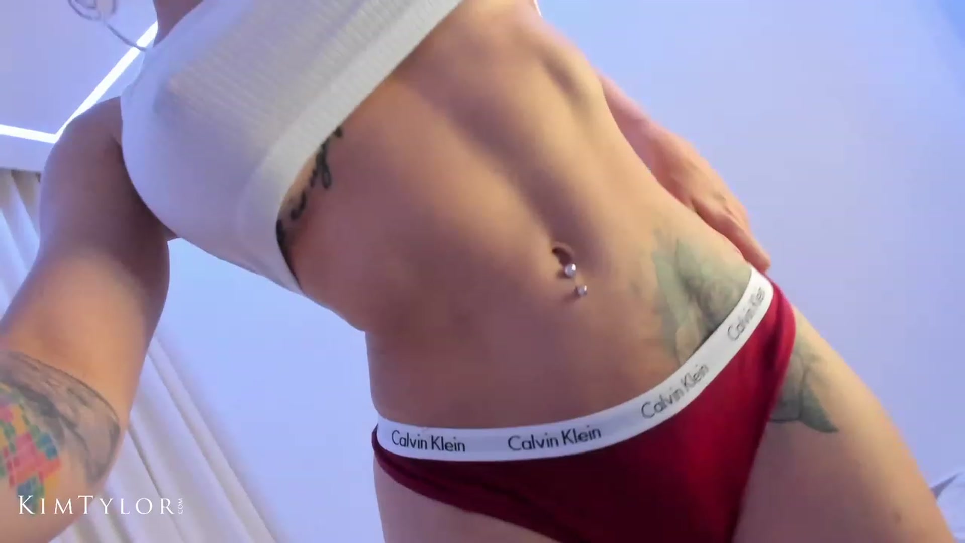 Gallery image thumbnail from Kimtylor_'s myfreecams stream on, 06/27/2023, 02:07 image 13 of 20