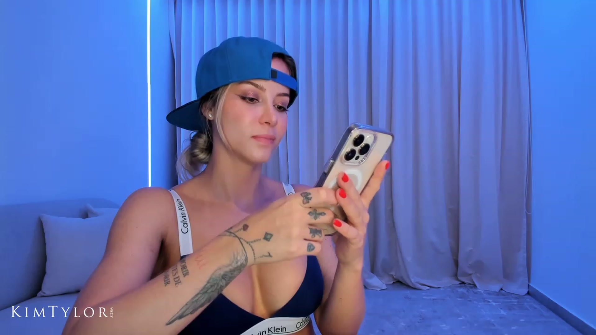 Gallery image thumbnail from Kimtylor_'s myfreecams stream on, 07/29/2023, 03:16 image 13 of 20