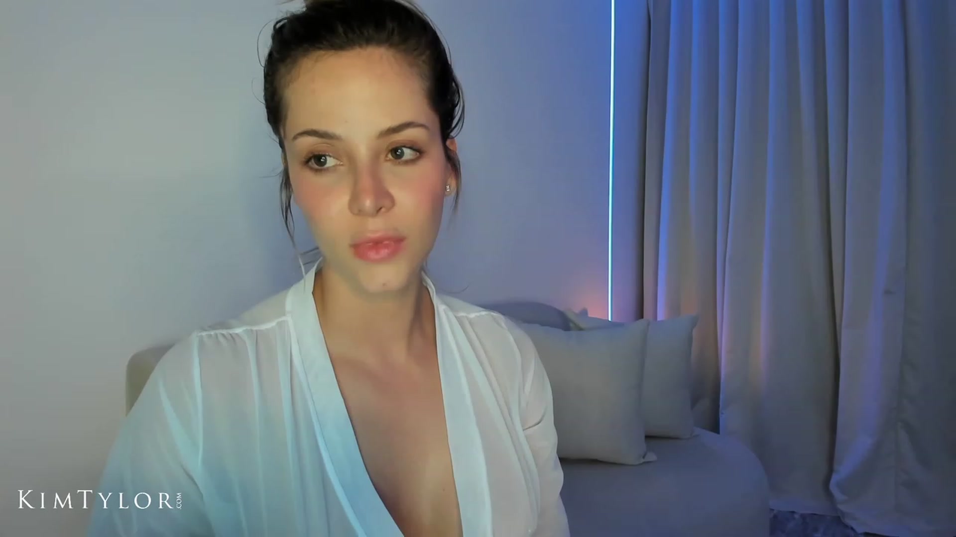Gallery image thumbnail from Kimtylor_'s myfreecams stream on, 08/05/2023, 03:09 image 19 of 20