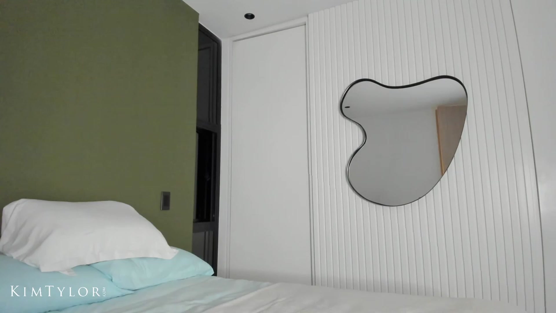 Gallery image thumbnail from Kimtylor_'s myfreecams stream on, 09/03/2023, 03:40 image 14 of 20