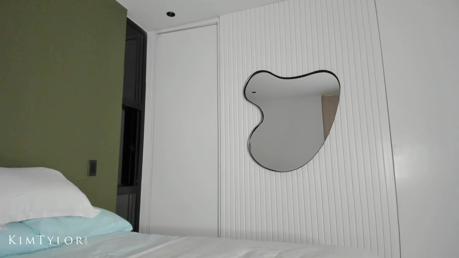 Gallery image thumbnail from Kimtylor_'s myfreecams stream on, 09/03/2023, 03:40 image 1 of 20