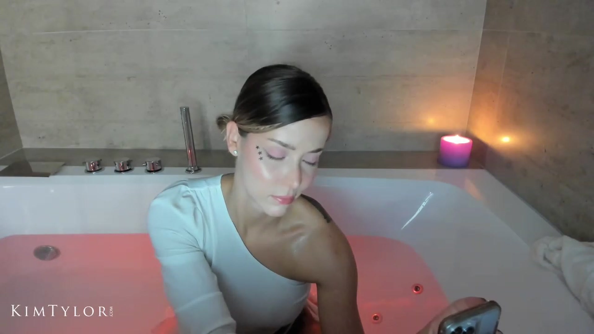 Gallery image thumbnail from Kimtylor_'s myfreecams stream on, 09/05/2023, 01:46 image 20 of 20