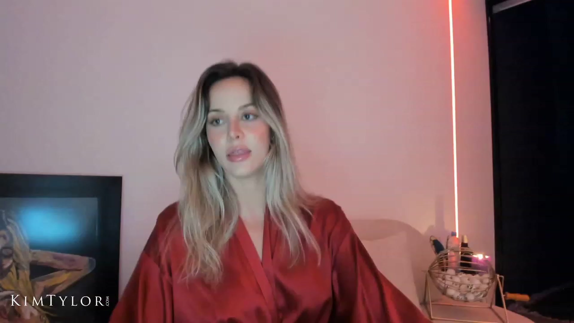 Gallery image thumbnail from Kimtylor_'s myfreecams stream on, 09/17/2023, 03:52 image 11 of 20