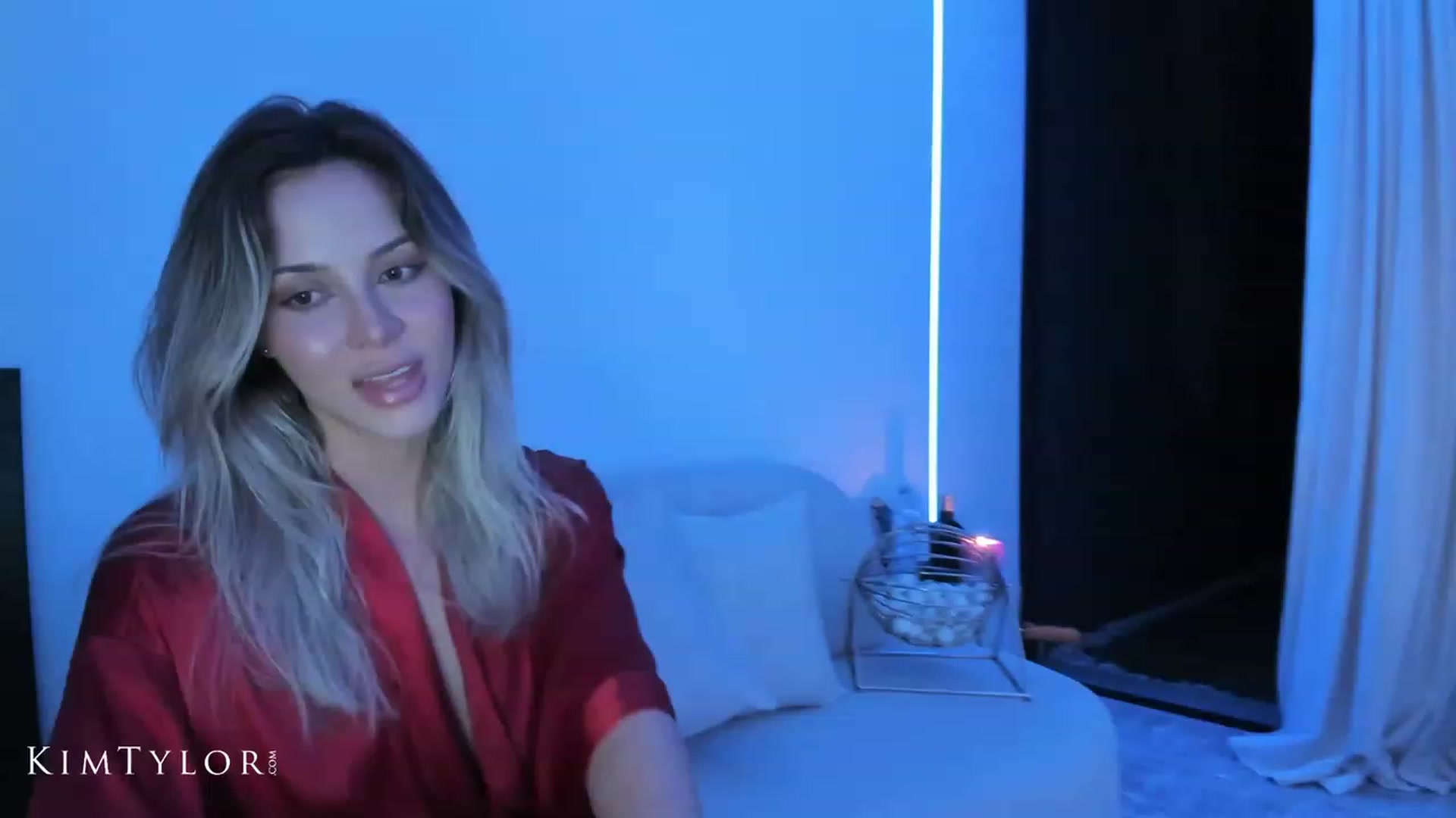 Gallery image thumbnail from Kimtylor_'s myfreecams stream on, 09/17/2023, 03:52 image 19 of 20