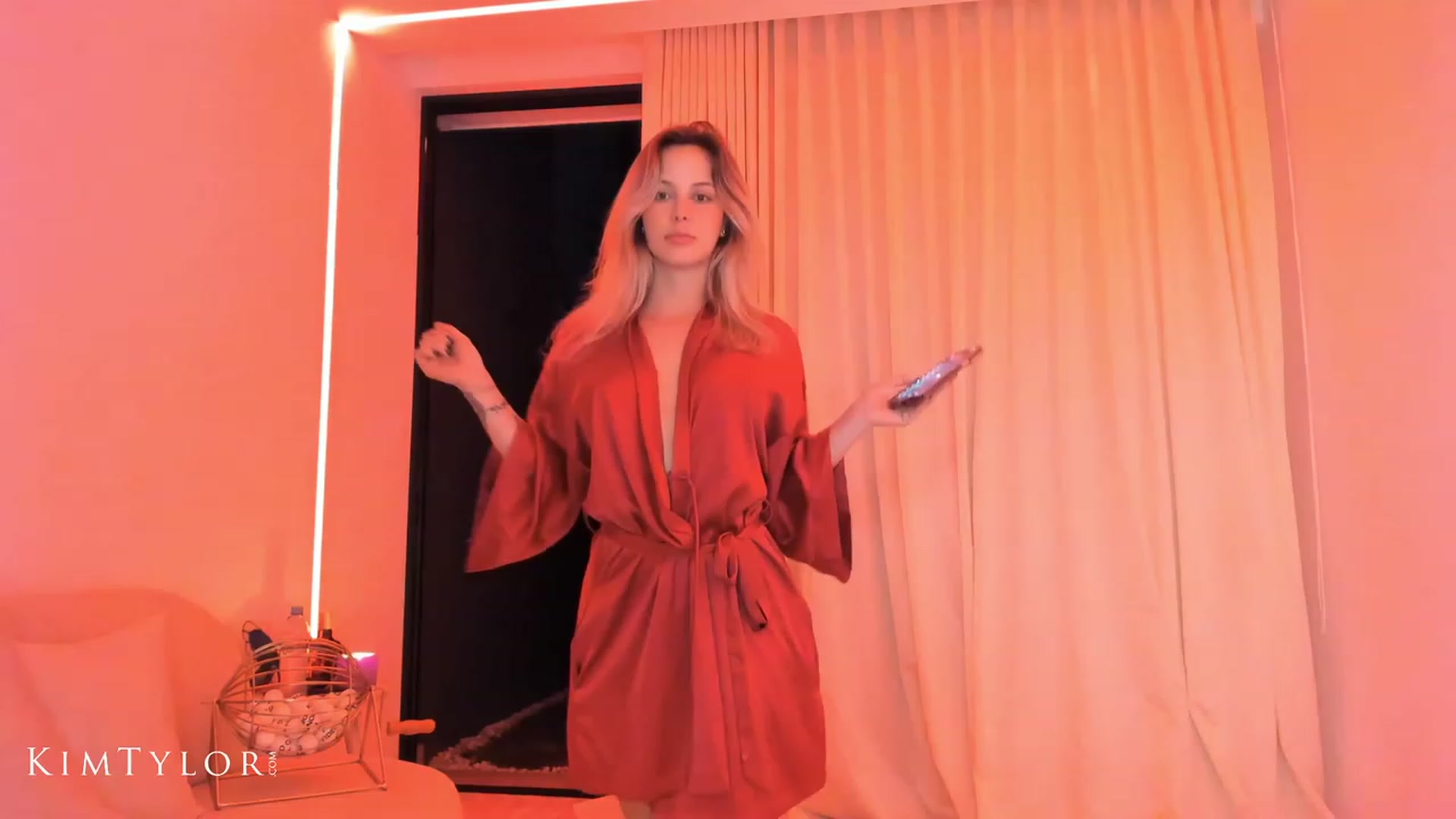 Gallery image thumbnail from Kimtylor_'s myfreecams stream on, 09/17/2023, 03:52 image 13 of 20