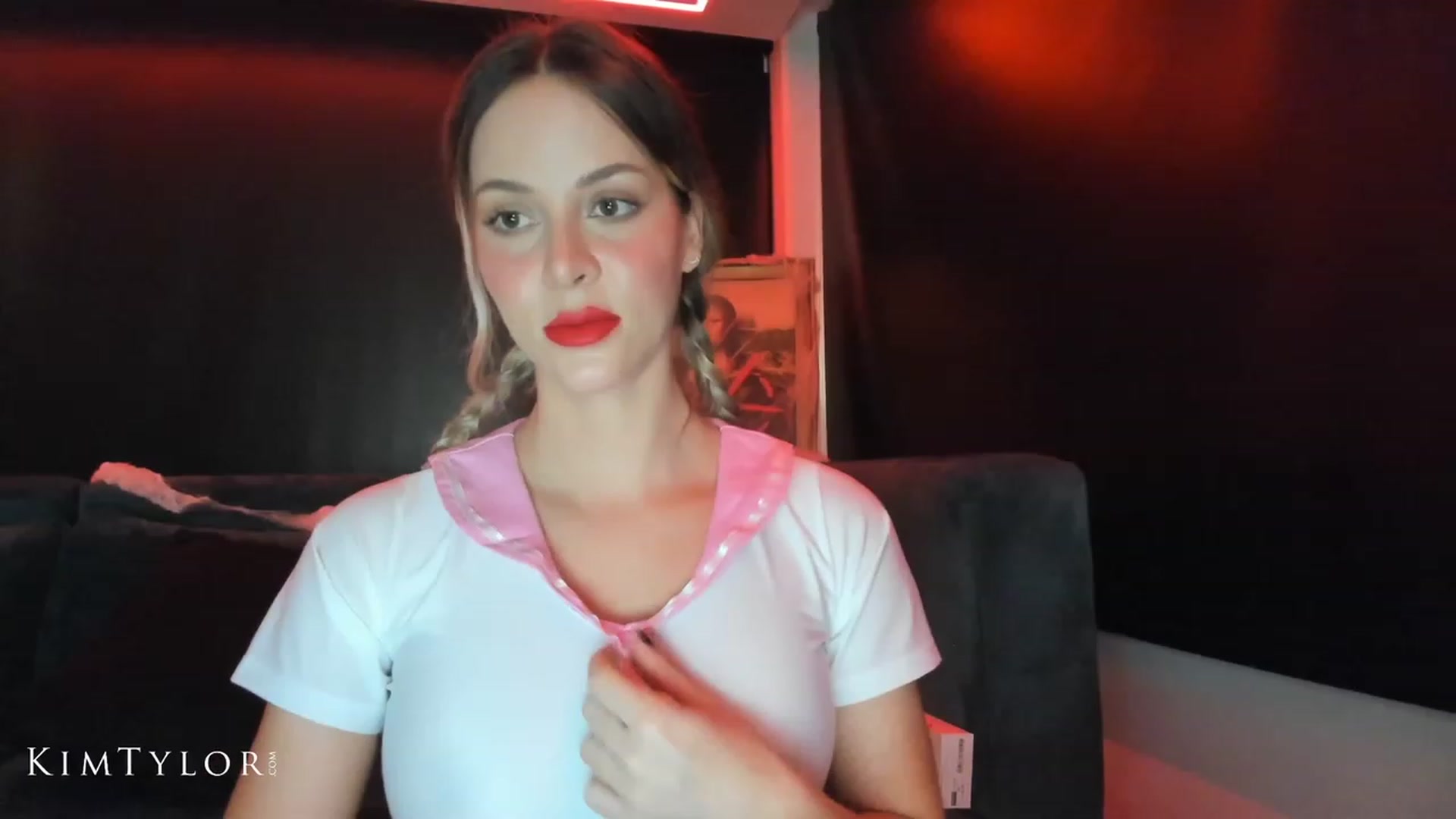 Gallery image thumbnail from Kimtylor_'s myfreecams stream on, 09/26/2023, 02:21 image 18 of 20