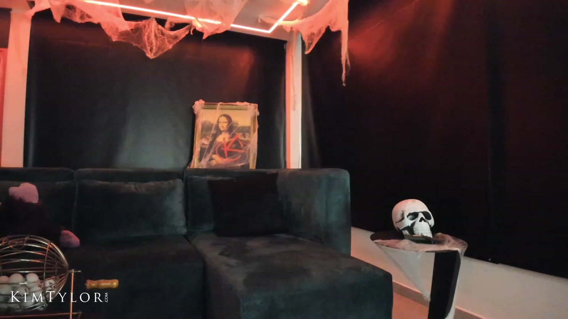 Gallery image thumbnail from Kimtylor_'s myfreecams stream on, 09/30/2023, 04:37 image 12 of 20