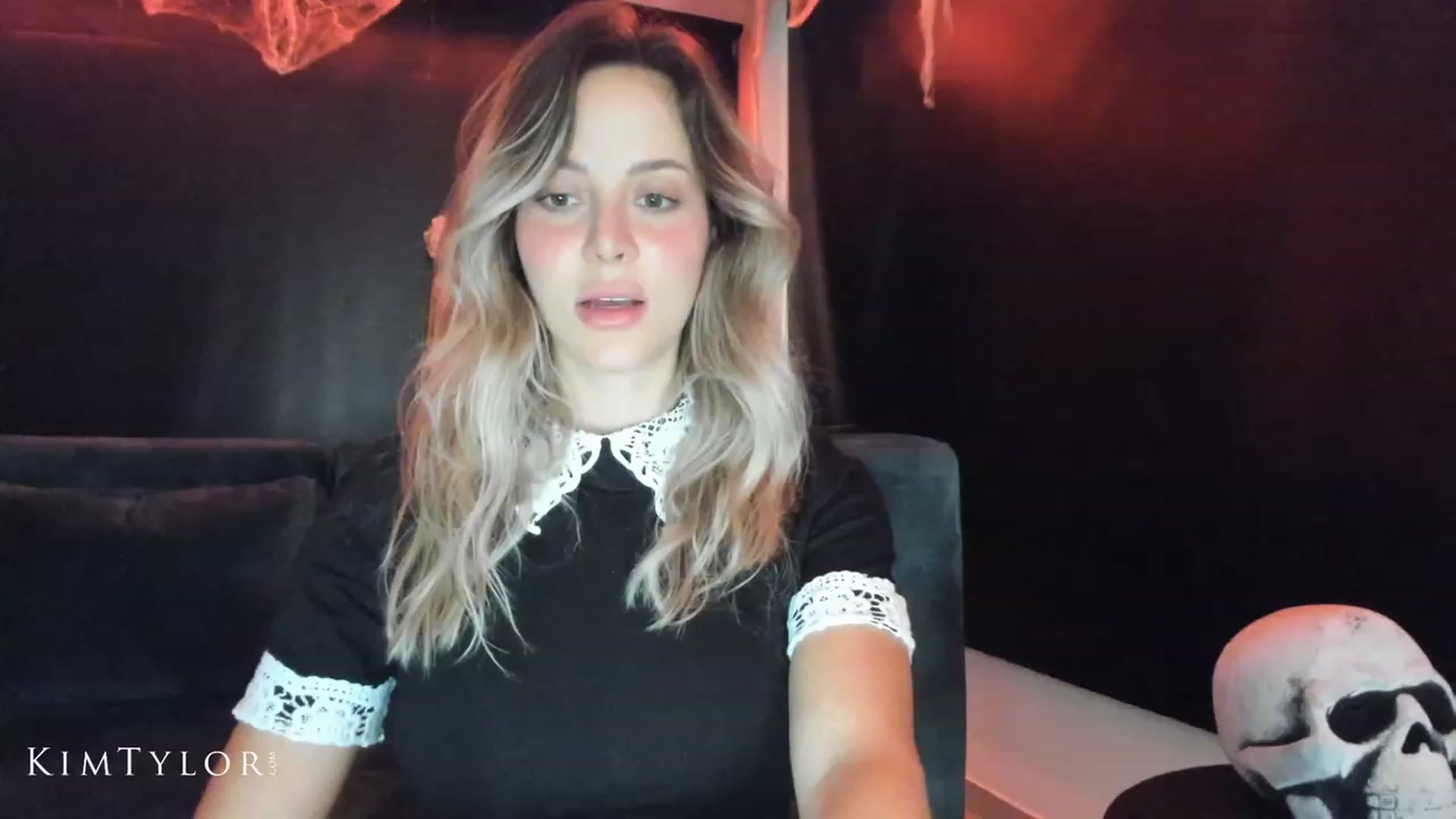 Gallery image thumbnail from Kimtylor_'s myfreecams stream on, 09/30/2023, 04:37 image 9 of 20