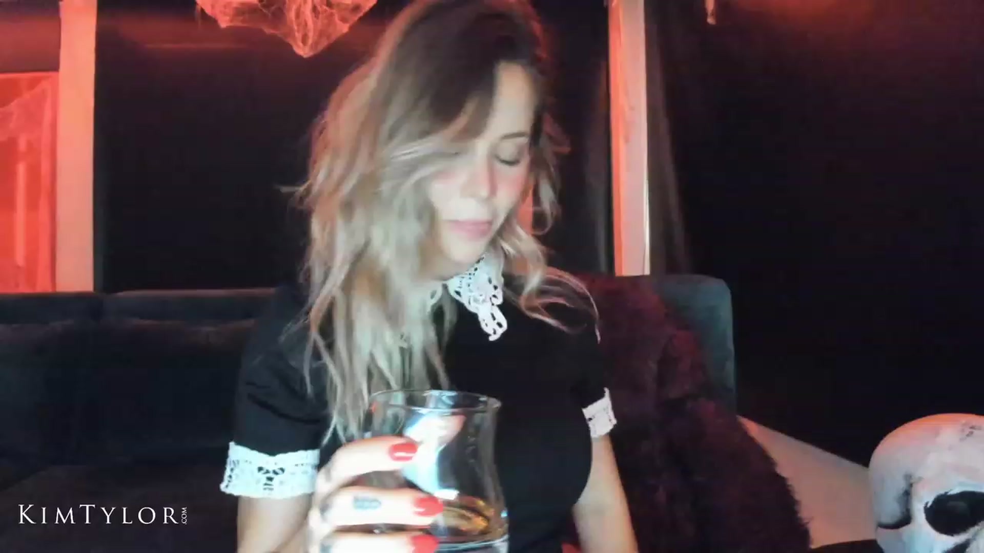 Gallery image thumbnail from Kimtylor_'s myfreecams stream on, 09/30/2023, 04:37 image 3 of 20