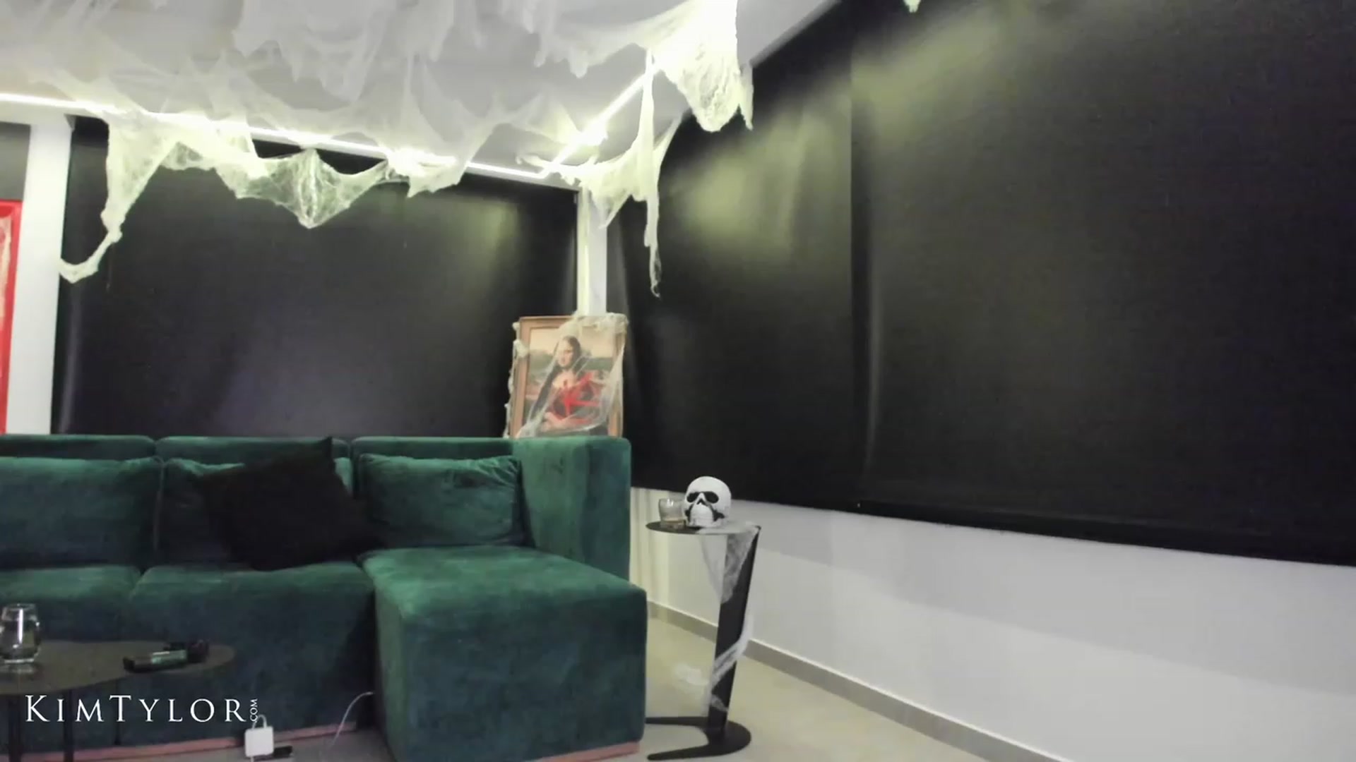 Gallery image thumbnail from Kimtylor_'s myfreecams stream on, 10/08/2023, 24:59 image 4 of 20
