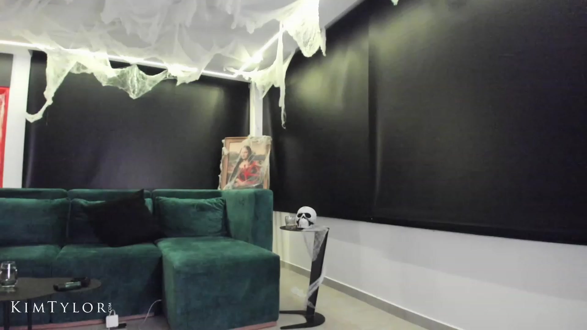 Gallery image thumbnail from Kimtylor_'s myfreecams stream on, 10/08/2023, 24:59 image 3 of 20