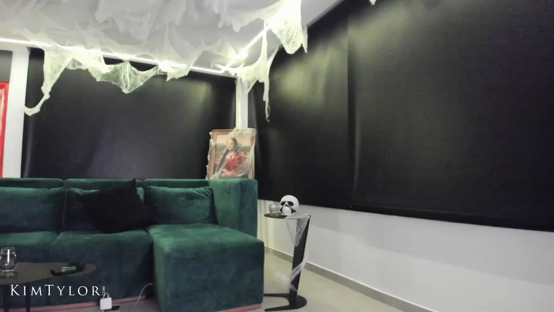 Gallery image thumbnail from Kimtylor_'s myfreecams stream on, 10/08/2023, 24:59 image 5 of 20