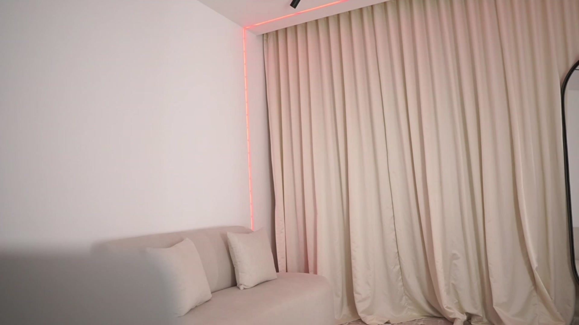 Gallery image thumbnail from Kimtylor_'s myfreecams stream on, 01/30/2024, 03:12 image 4 of 20