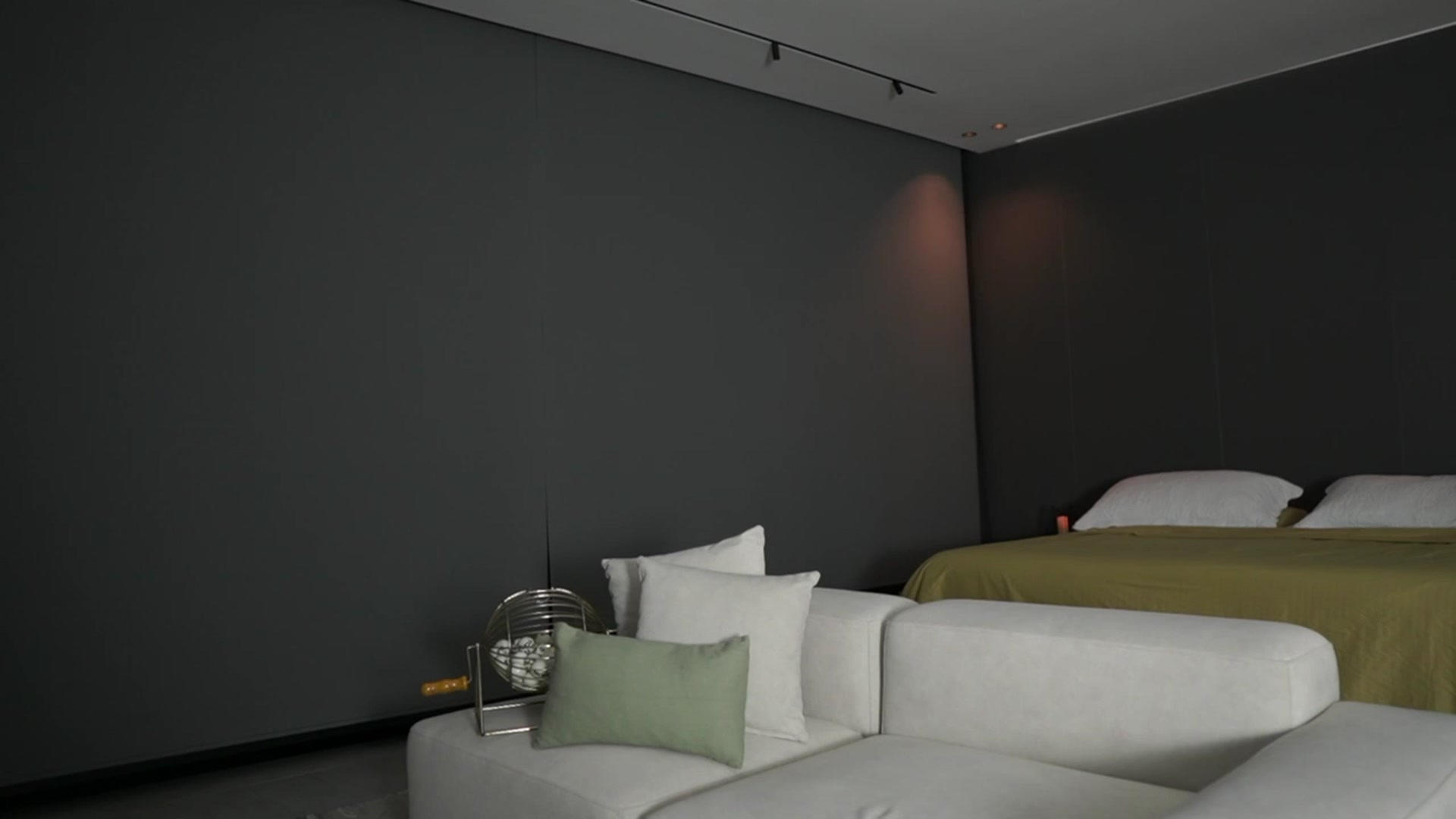 Gallery image thumbnail from Kimtylor_'s myfreecams stream on, 02/24/2024, 02:32 image 14 of 20