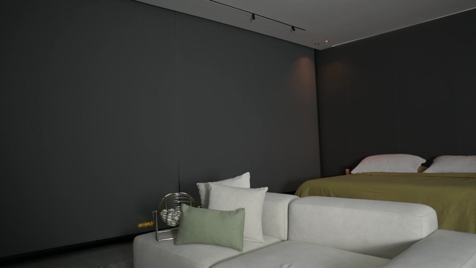 Gallery image thumbnail from Kimtylor_'s myfreecams stream on, 02/24/2024, 02:32 image 13 of 20