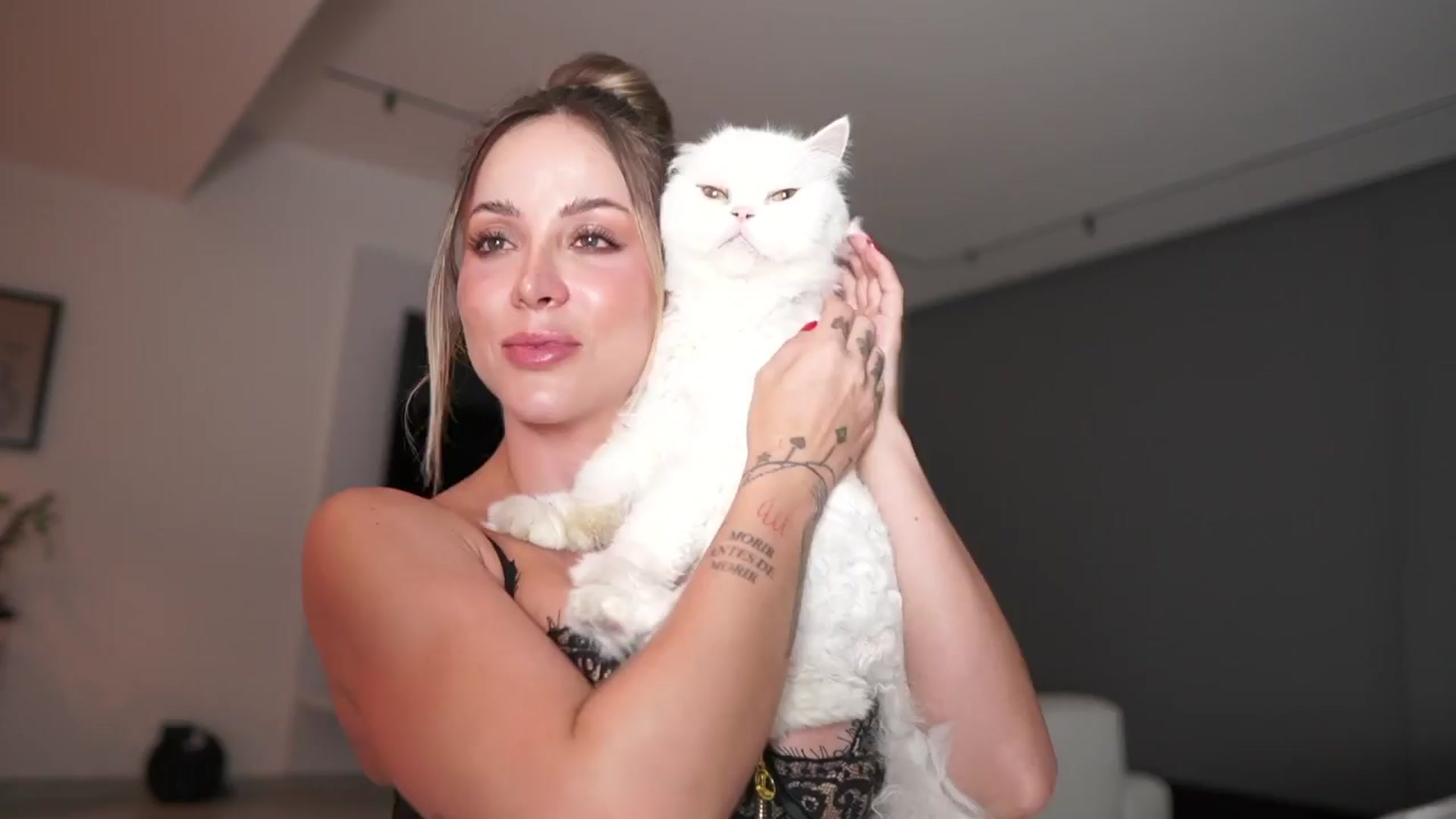 Gallery image thumbnail from Kimtylor_'s myfreecams stream on, 04/13/2024, 03:14 image 2 of 20