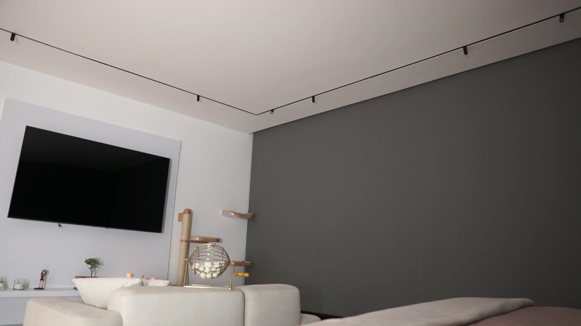 Gallery image thumbnail from Kimtylor_'s myfreecams stream on, 04/13/2024, 03:14 image 9 of 20