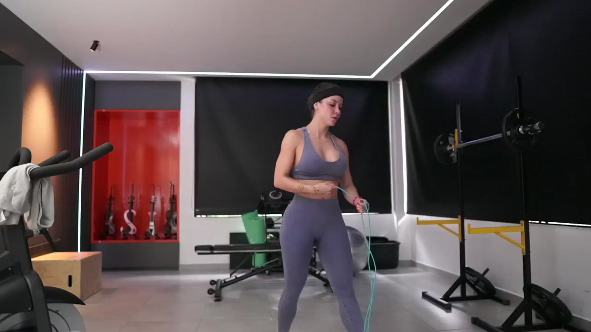 Gallery image thumbnail from Kimtylor_'s myfreecams stream on, 05/05/2024, 16:58 image 3 of 20
