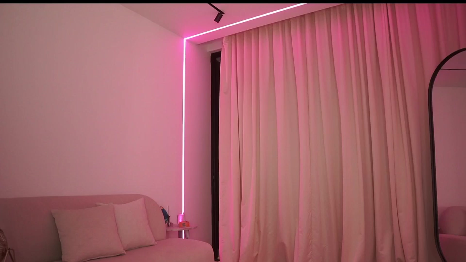 Gallery image thumbnail from Kimtylor_'s myfreecams stream on, 07/30/2024, 04:08 image 4 of 20