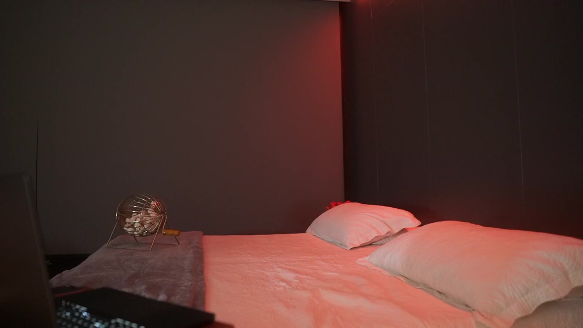 Gallery image thumbnail from Kimtylor_'s myfreecams stream on, 05/17/2025, 03:57 image 1 of 20