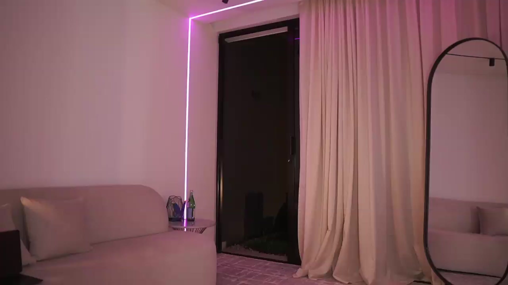 Gallery image thumbnail from Kimtylor_'s myfreecams stream on, 05/10/2026, 03:01 image 15 of 20