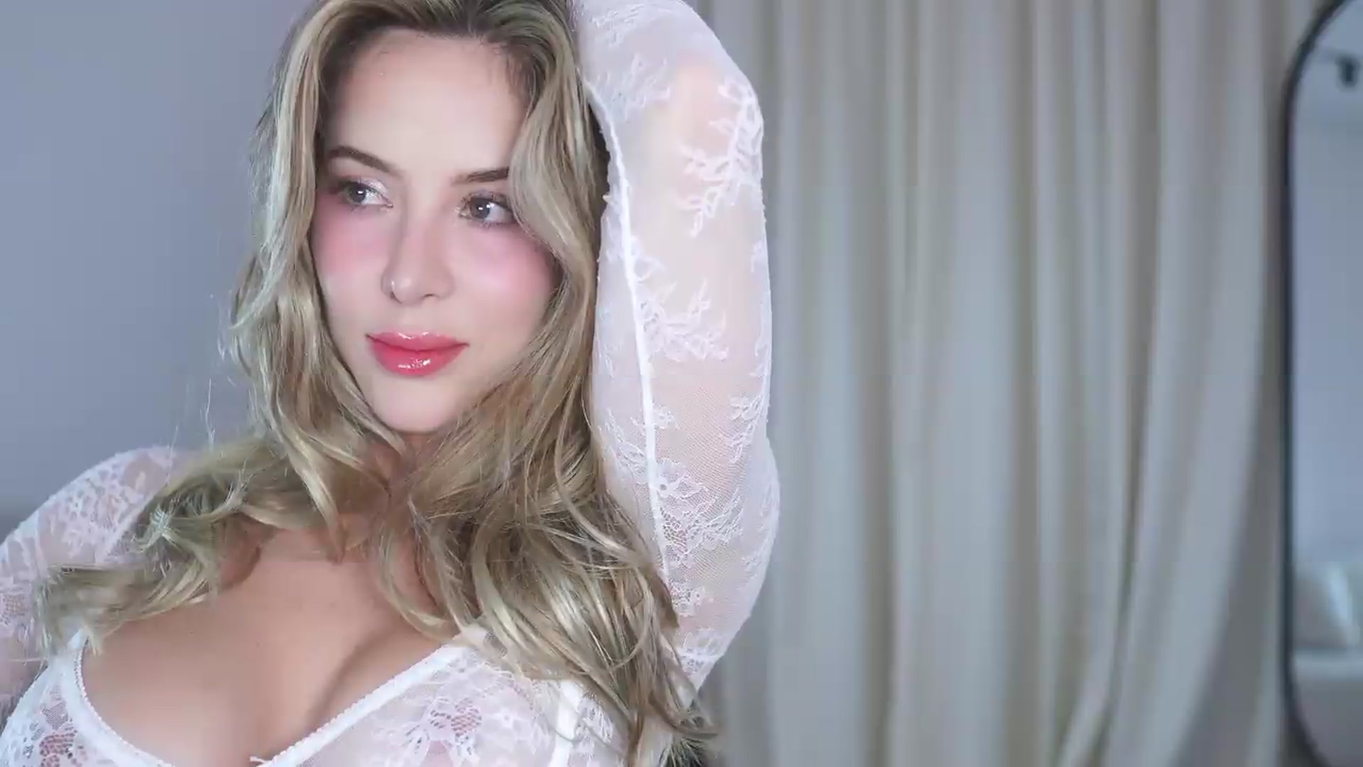 Gallery image thumbnail from Kimtylor_'s myfreecams stream on, 07/24/2026, 01:12 image 9 of 20