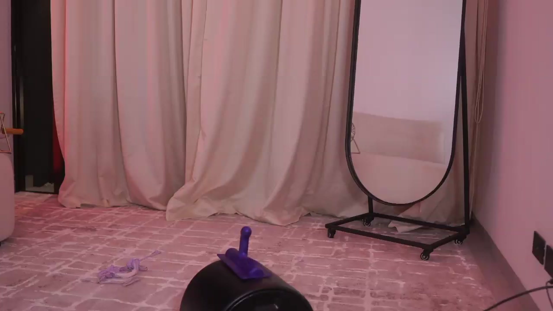 Gallery image thumbnail from Kimtylor_'s myfreecams stream on, 08/28/2026, 03:37 image 20 of 20