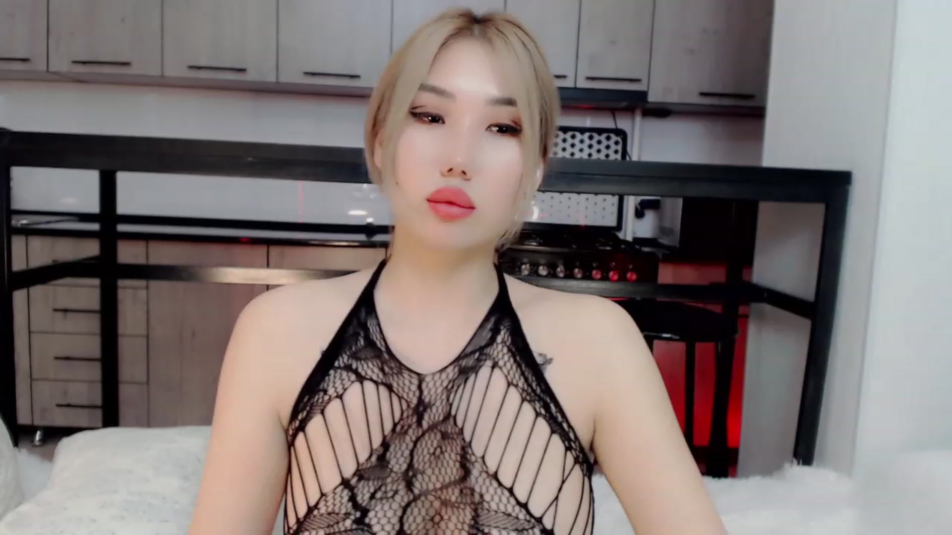 Gallery image thumbnail from Kimurakim's myfreecams stream on, 11/16/2022, 18:13 image 19 of 20