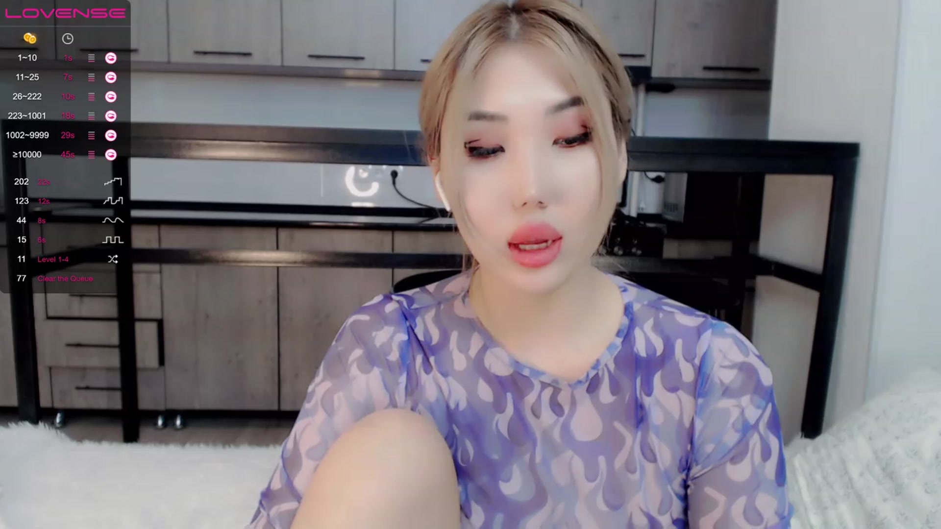 Gallery image thumbnail from Kimurakim's myfreecams stream on, 11/17/2022, 17:57 image 17 of 20