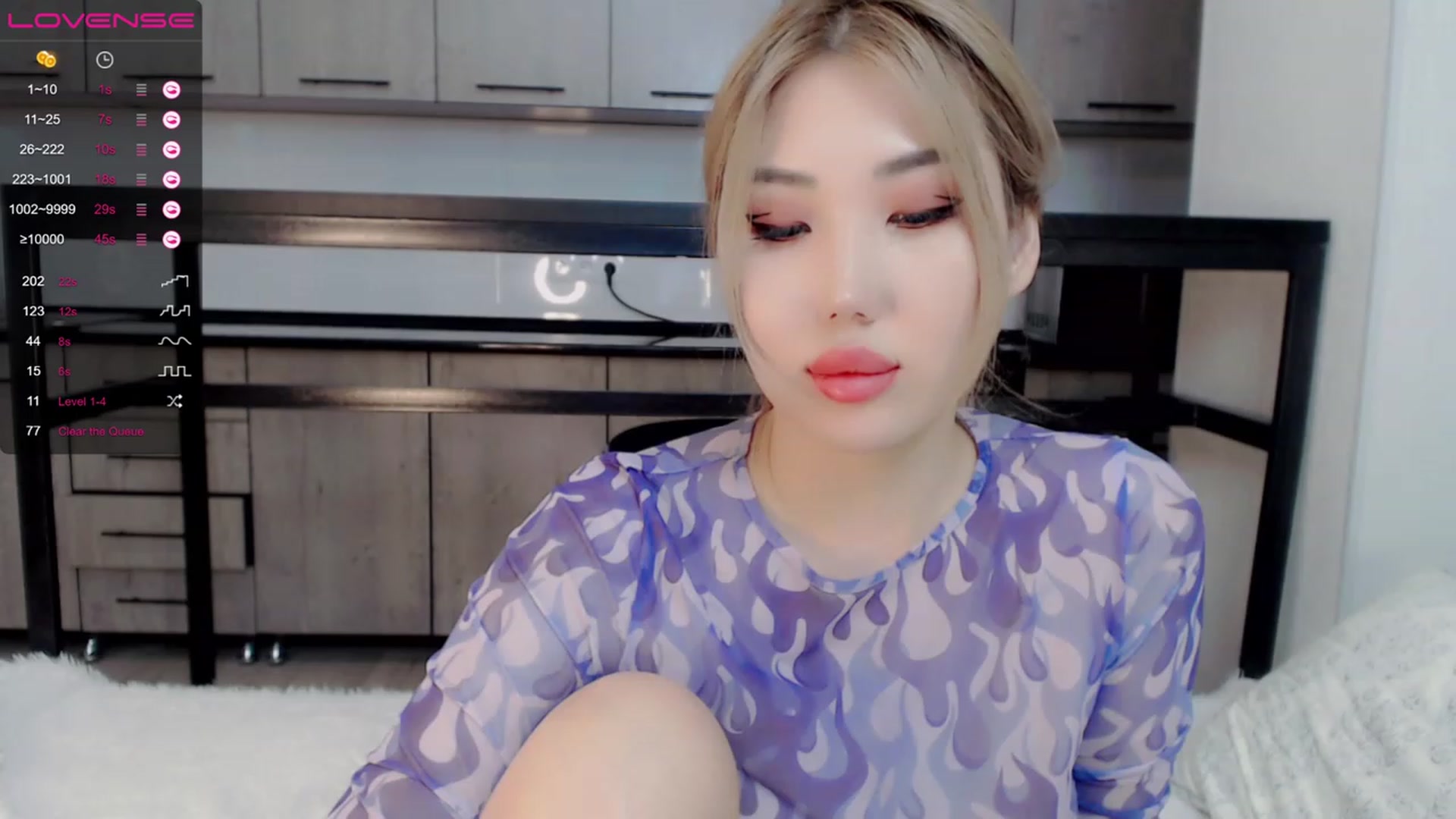 Gallery image thumbnail from Kimurakim's myfreecams stream on, 11/17/2022, 17:57 image 18 of 20