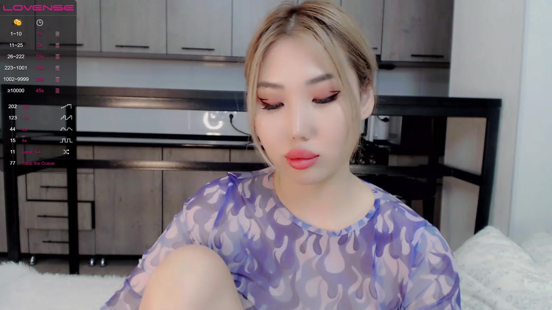 Gallery image thumbnail from Kimurakim's myfreecams stream on, 11/17/2022, 17:57 image 9 of 20