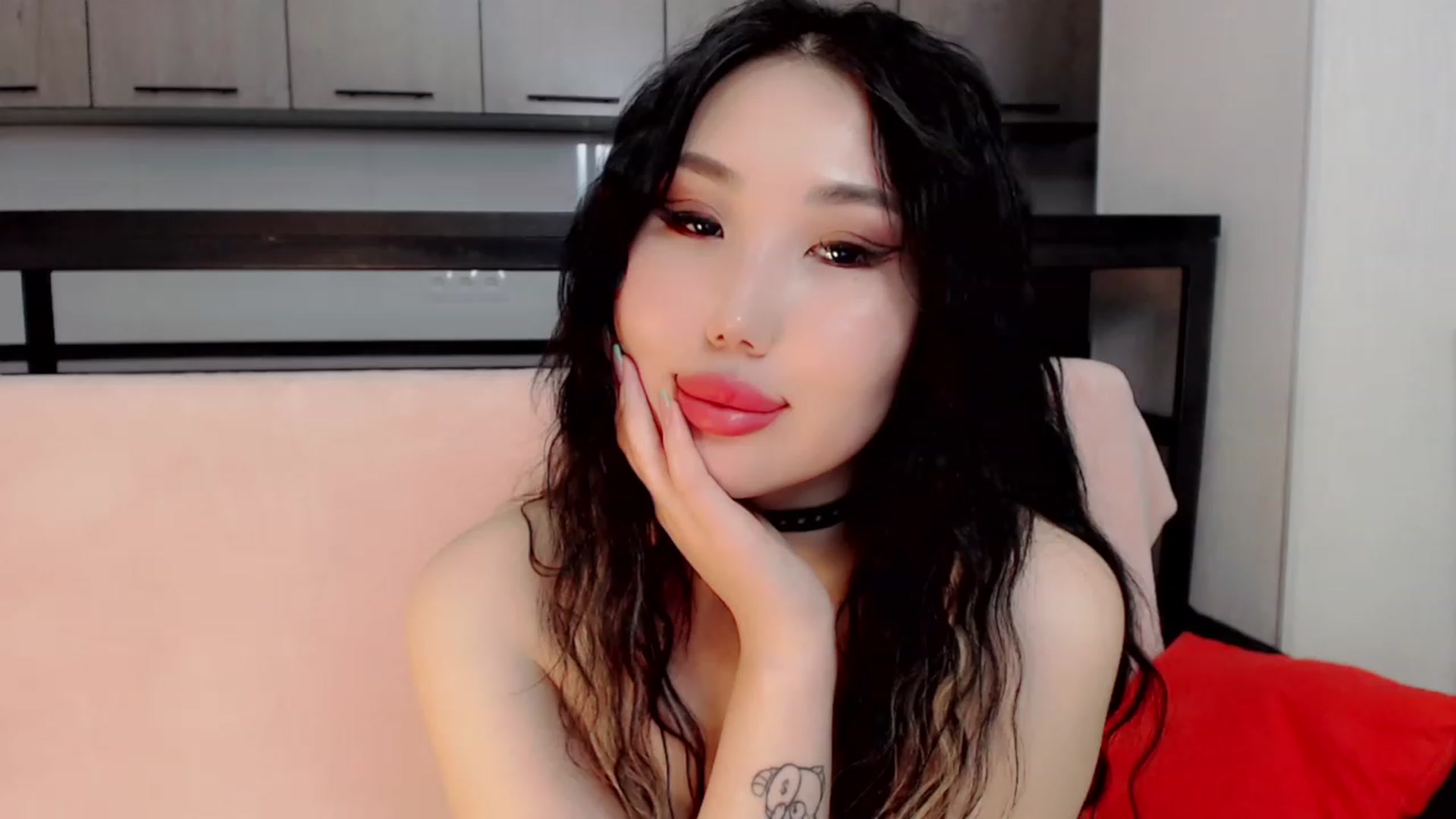 Gallery image thumbnail from Kimurakim's myfreecams stream on, 05/17/2023, 19:11 image 3 of 20